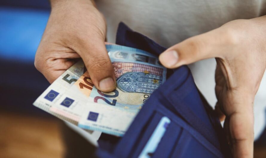 ДЕЙСТВУЮЩИЕ В ИСПАНИИ ОГРАНИЧЕНИЯ НА ОБОРОТ НАЛИЧНЫХ